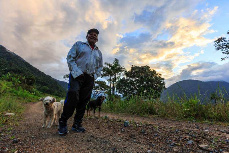 Einheimischer in Ecuador am Äquator